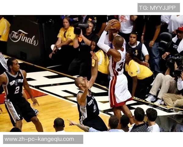 热火与马刺第五场激战回顾球星表现与战术分析全景呈现 热火与马刺第五场激战回顾球星表现与战术分析全景呈现