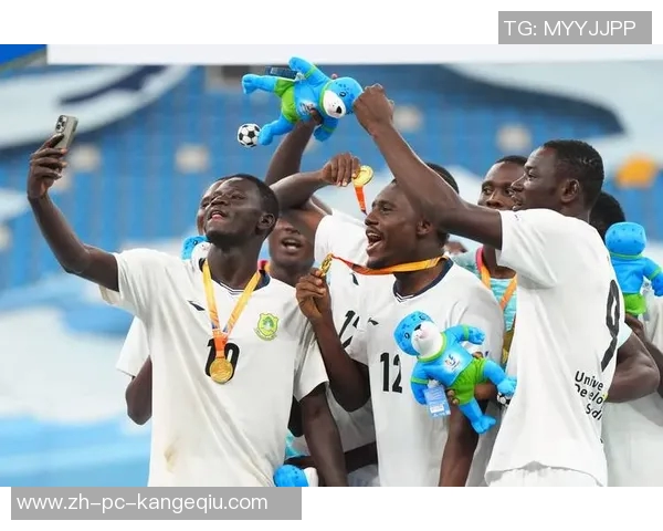 巴西与加纳的足球对决分析与历史交锋回顾 巴西与加纳的足球对决分析与历史交锋回顾